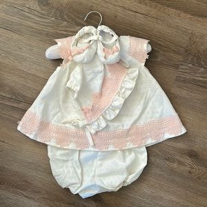 Dress for presentations for baby girls